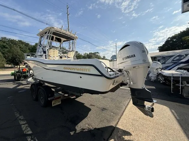 Slide: The Image of Grady-White Voyager 248 2001 - 5