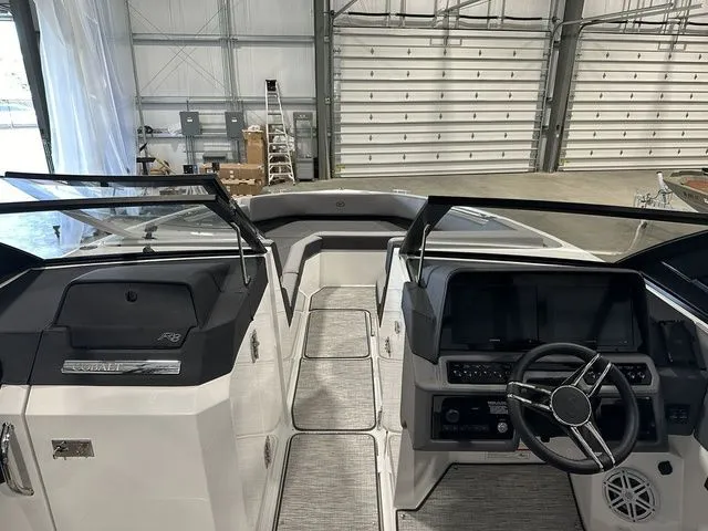 Slide: The Image of Cobalt R8 Surf 2024 - 19