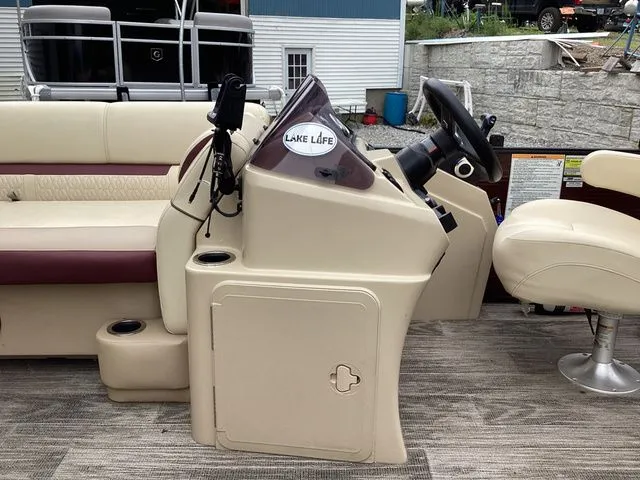 Slide: The Image of Godfrey SW2186SB 2020 - 13