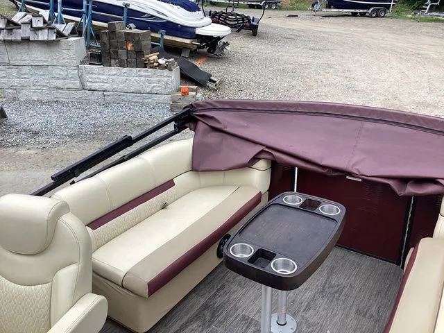 Slide: The Image of Godfrey SW2186SB 2020 - 18