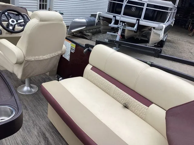 Slide: The Image of Godfrey SW2186SB 2020 - 22