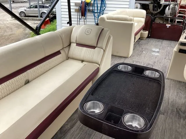 Slide: The Image of Godfrey SW2186SB 2020 - 26