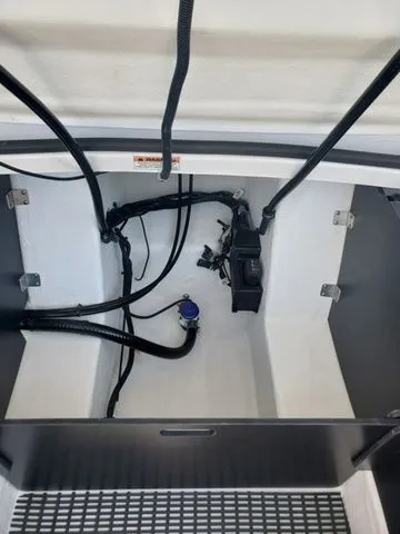 Slide: The Image of Monterey 275SS Super Sport 2025 - 22