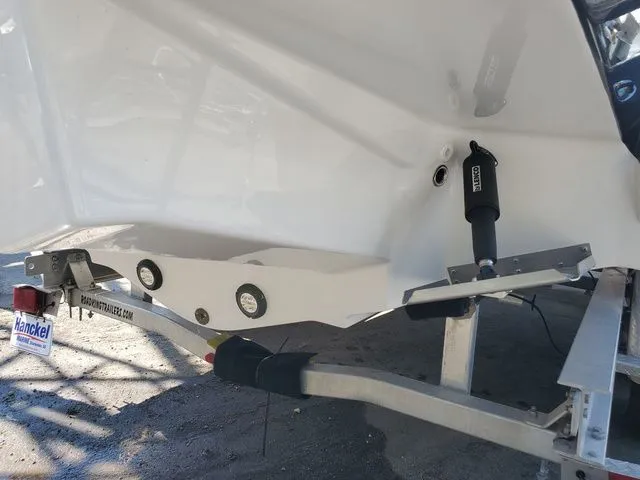 Slide: The Image of Monterey 275SS Super Sport 2025 - 26