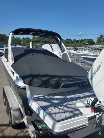 Slide: The Image of Monterey 275SS Super Sport 2025 - 29