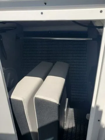 Slide: The Image of Monterey 275SS Super Sport 2025 - 6