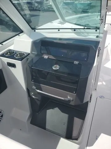 Slide: The Image of Blackfin 302DC 2024 - 14