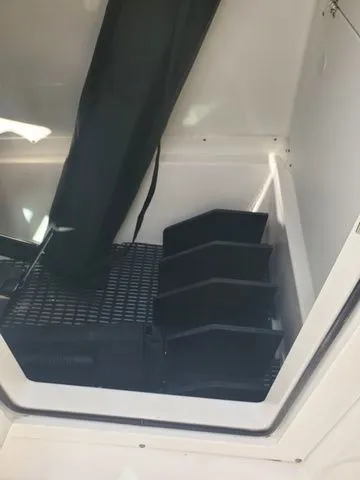 Slide: The Image of Blackfin 302DC 2024 - 16