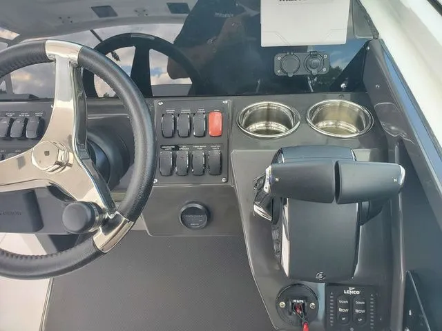 Slide: The Image of Blackfin 302DC 2024 - 17