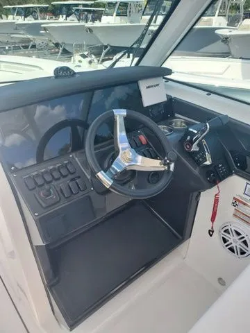 Slide: The Image of Blackfin 302DC 2024 - 18