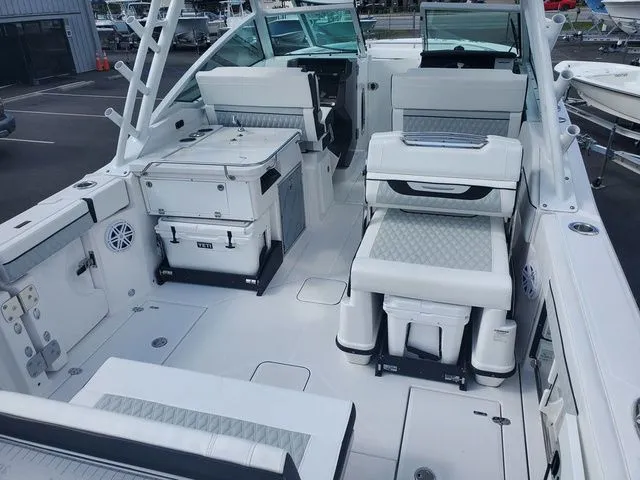 Slide: The Image of Blackfin 302DC 2024 - 26