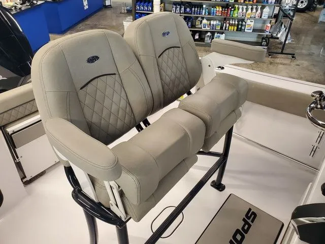 Slide: The Image of Sportsman Open 212 Center Console 2025 - 5