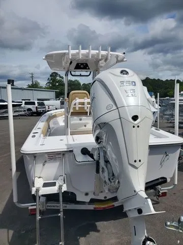 Slide: The Image of Sportsman Masters 247OE Bay Boat 2025 - 10