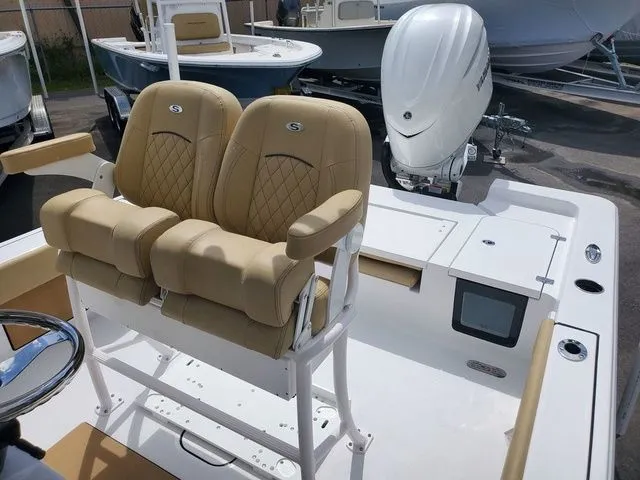 Slide: The Image of Sportsman Masters 247OE Bay Boat 2025 - 5