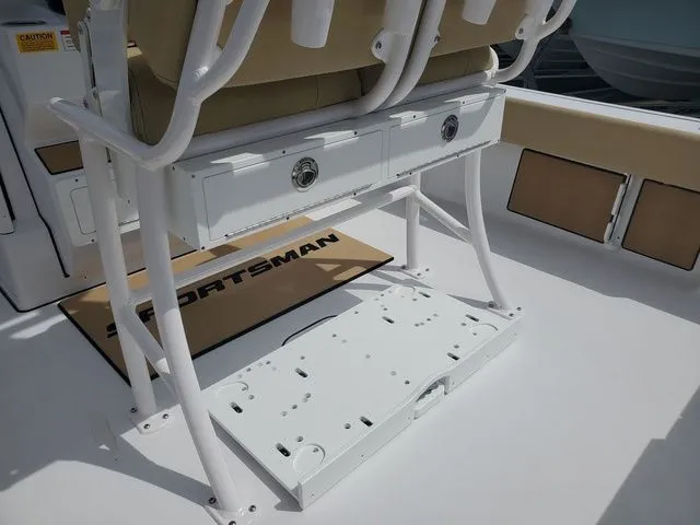 Slide: The Image of Sportsman Masters 247OE Bay Boat 2025 - 8