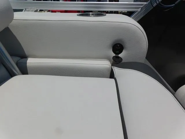 Slide: The Image of Avalon LSZ Versatile Rear Lounger 23 FT 2023 - 19