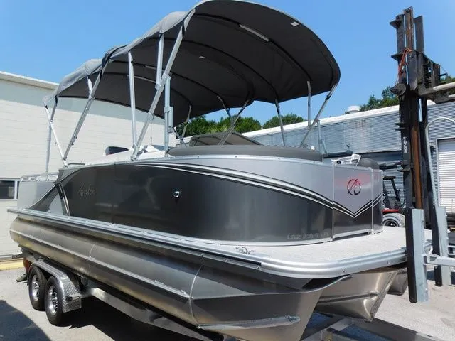 Slide: The Image of Avalon LSZ Versatile Rear Lounger 23 FT 2023 - 3