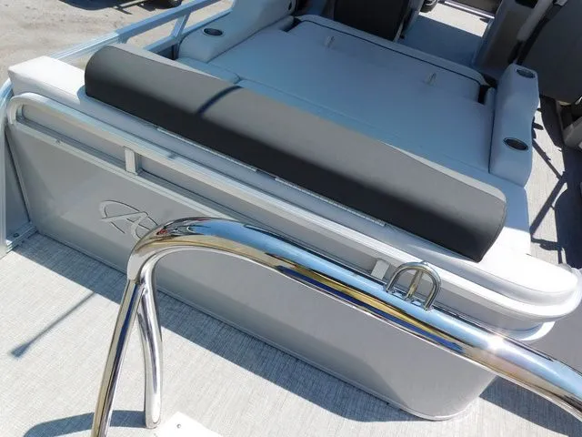 Slide: The Image of Avalon LSZ Versatile Rear Lounger 23 FT 2023 - 8