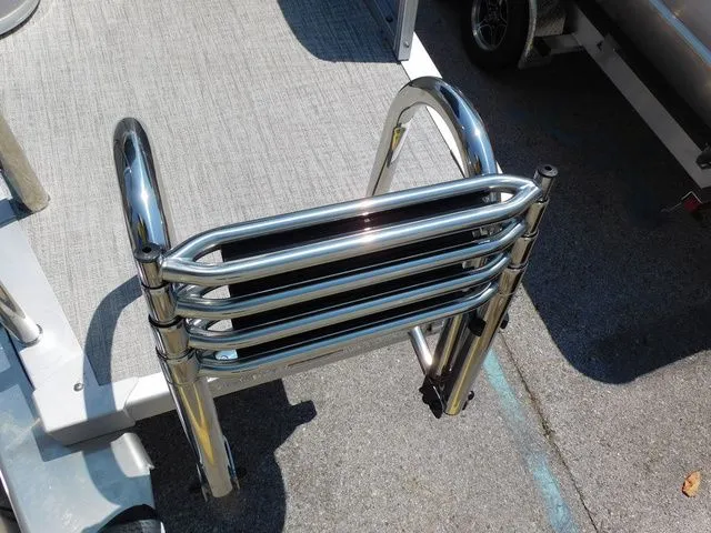 Slide: The Image of Avalon LSZ Versatile Rear Lounger 23 FT 2023 - 9