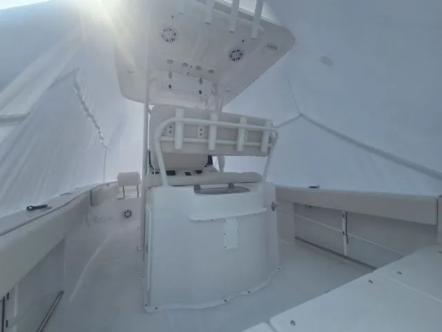 Slide: The Image of Sea Hunt Ultra 229 2026 - 4