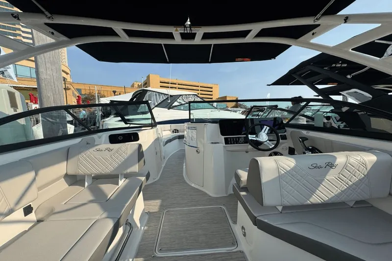 Slide: The Image of Sea Ray SDX 230 Outboard 2026 - 15