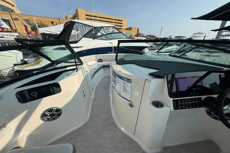 Slide: The Image of Sea Ray SDX 230 Outboard 2026 - 21