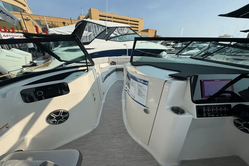 Slide: The Image of Sea Ray SDX 230 Outboard 2026 - 22