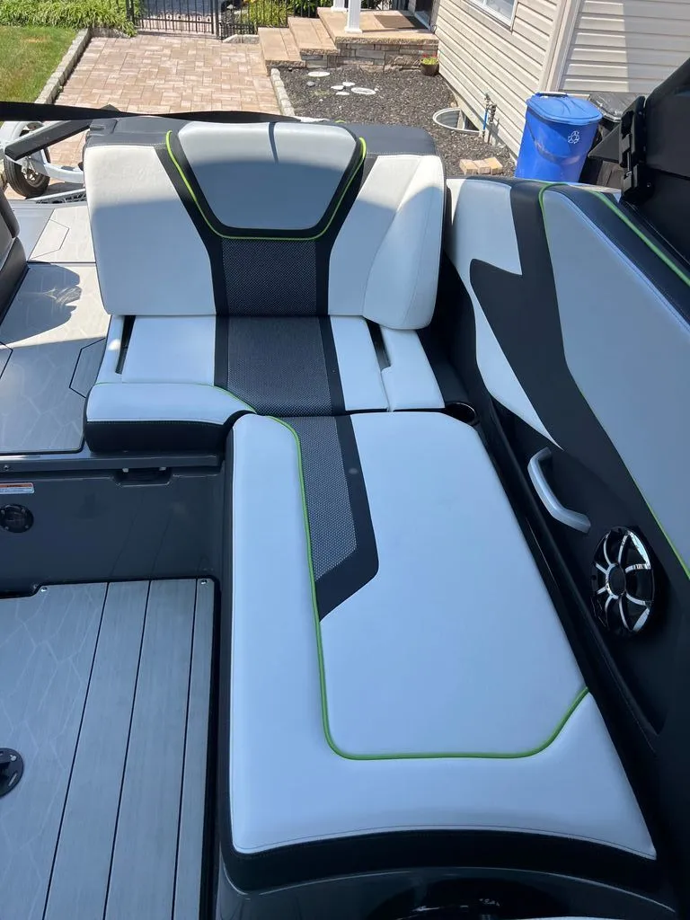 Slide: The Image of Yamaha 255XD 2021 - 16