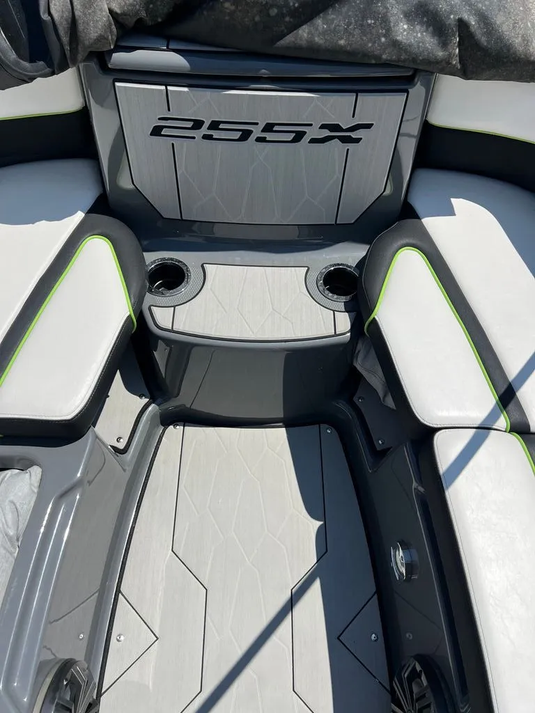 Slide: The Image of Yamaha 255XD 2021 - 18