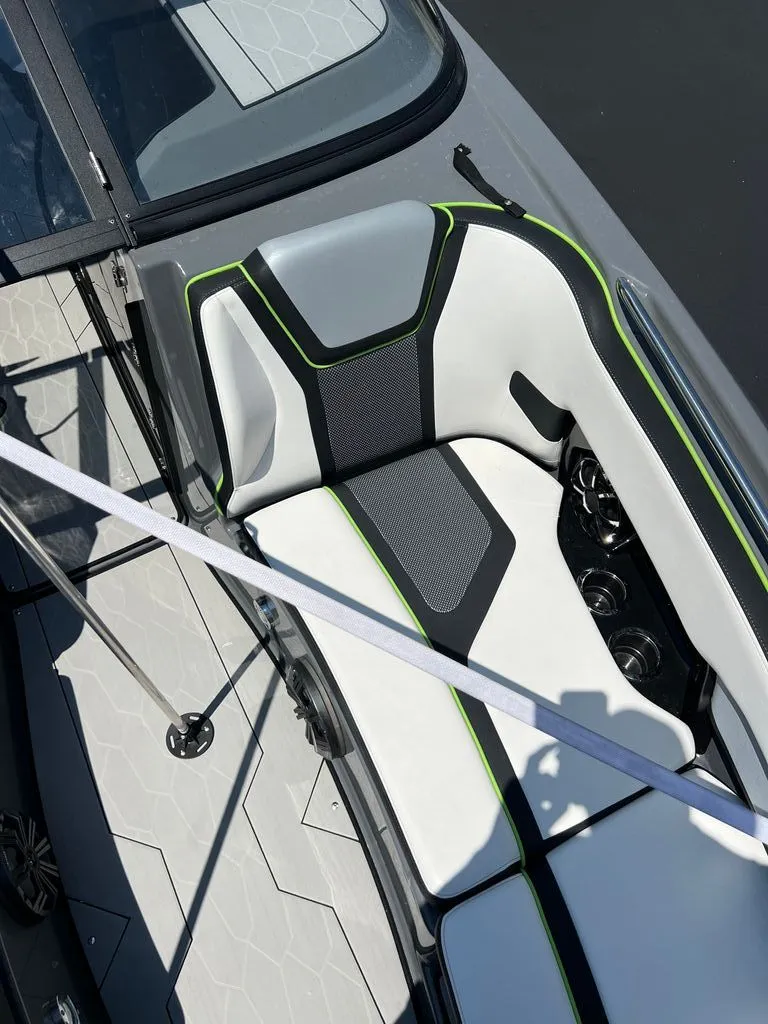 Slide: The Image of Yamaha 255XD 2021 - 23