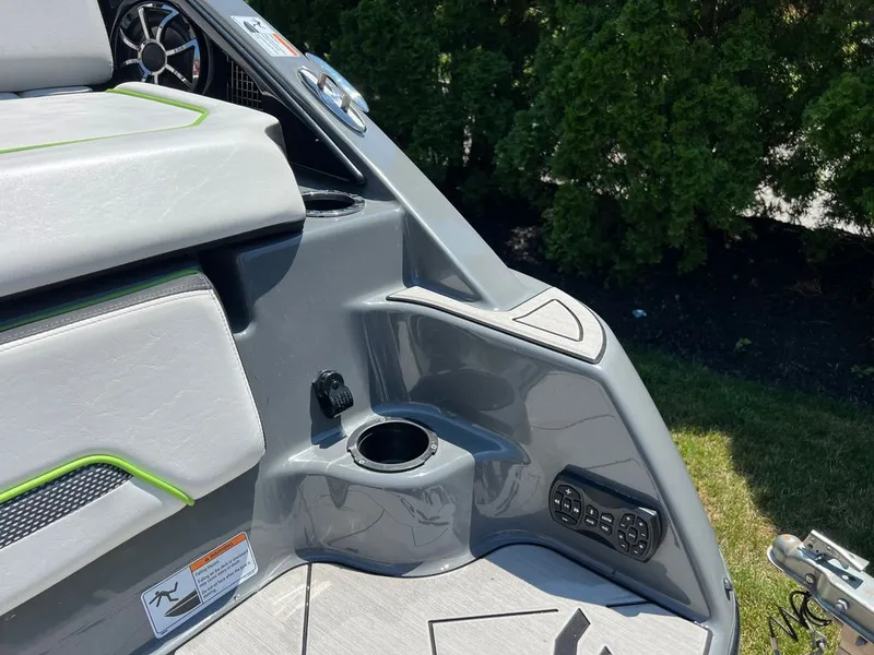 Slide: The Image of Yamaha 255XD 2021 - 28