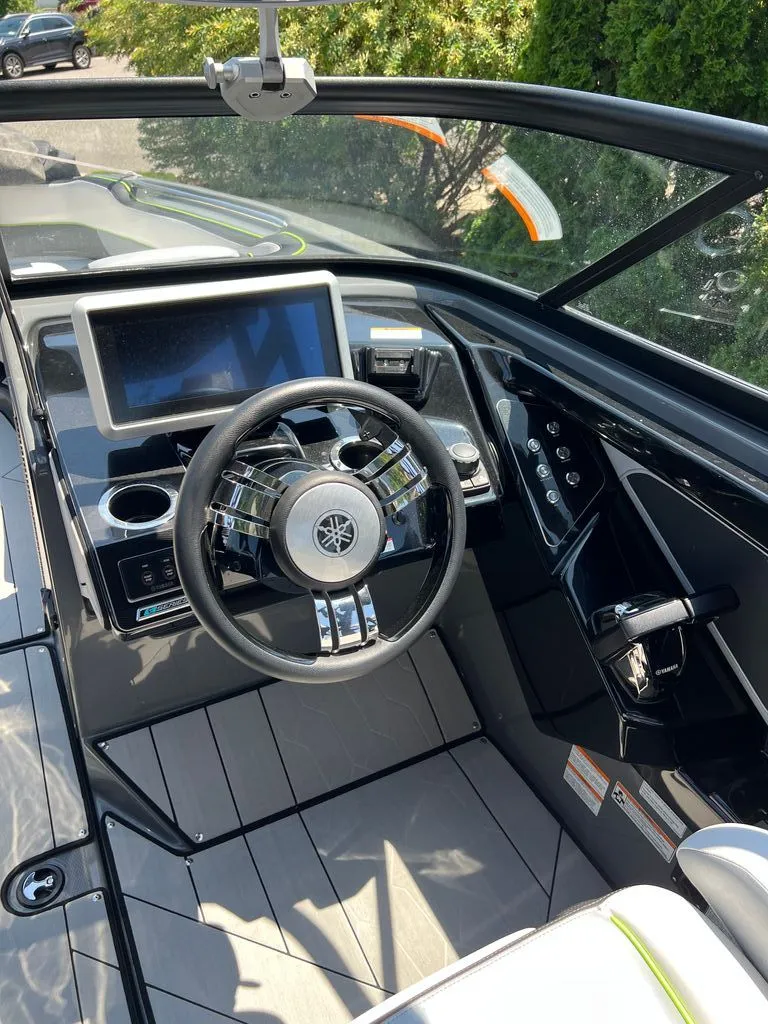 Slide: The Image of Yamaha 255XD 2021 - 4