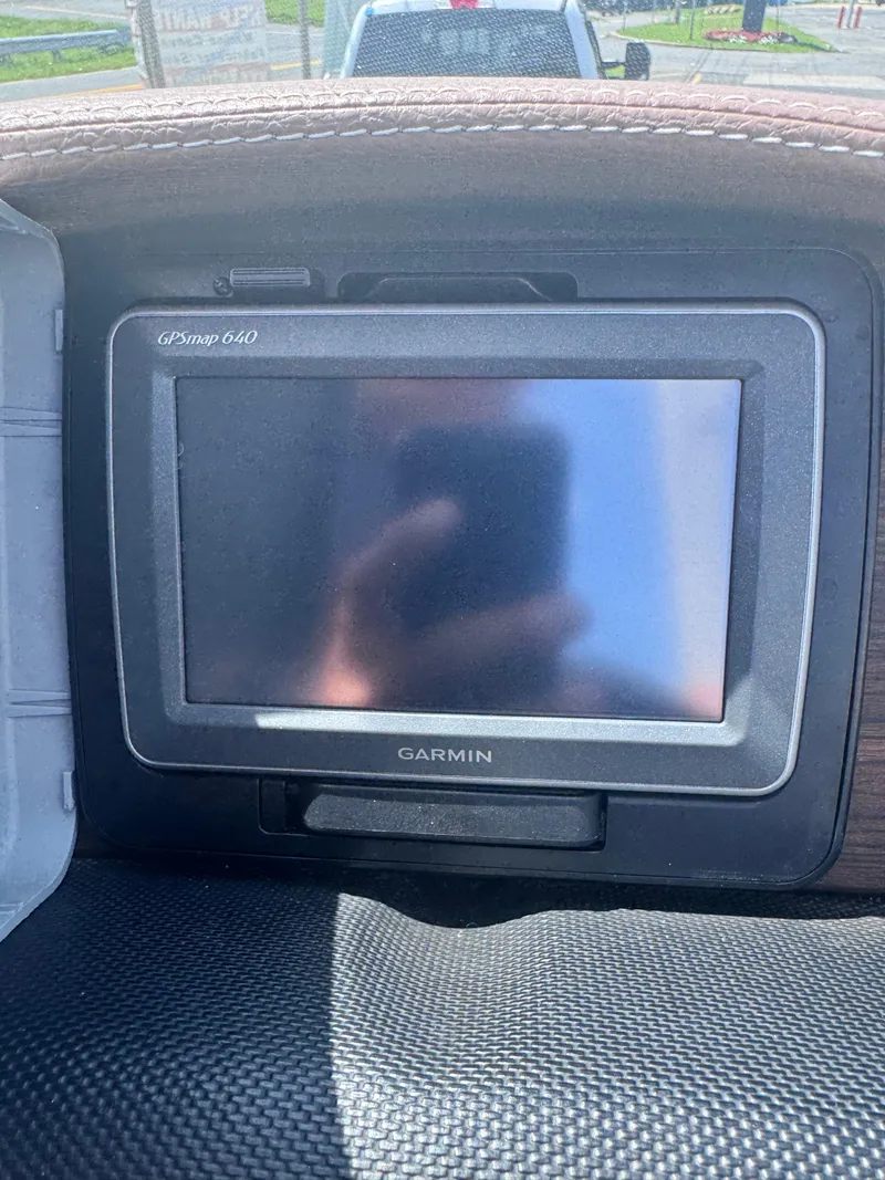 Slide: The Image of Garmin GPSmap 640 device in a 2013 Cobalt 24SD boat dashboard. - 20