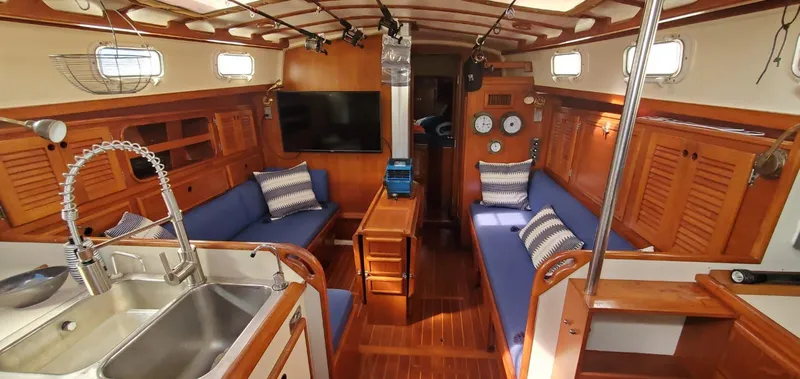 Slide: The Image of Brewer 44 Cutter Rig 1989 - 11