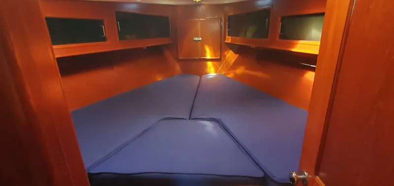 Slide: The Image of Brewer 44 Cutter Rig 1989 - 15