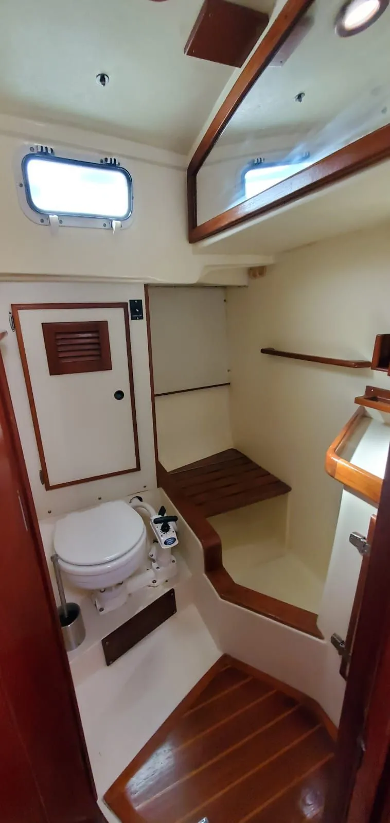 Slide: The Image of Brewer 44 Cutter Rig 1989 - 20