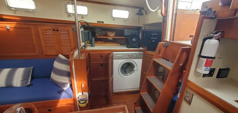 Slide: The Image of Brewer 44 Cutter Rig 1989 - 4