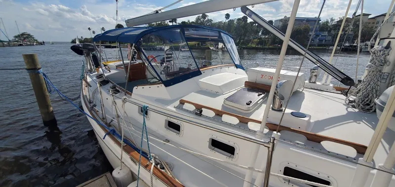 Slide: The Image of Brewer 44 Cutter Rig 1989 - 7