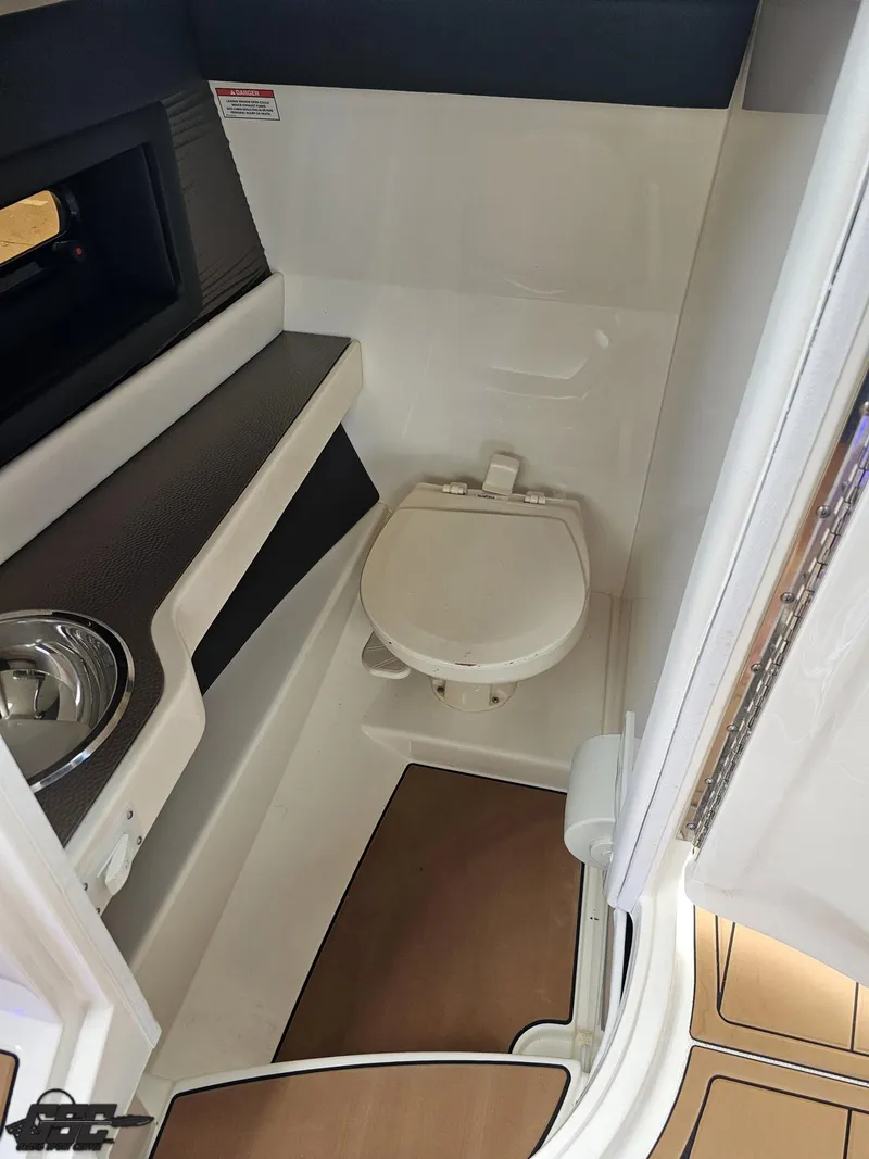 Slide: The Image of Sea Ray 250 SLX 2016 - 55