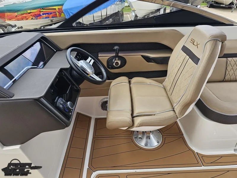 Slide: The Image of Sea Ray 250 SLX 2016 - 58