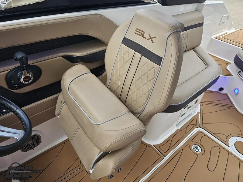 Slide: The Image of Sea Ray 250 SLX 2016 - 59