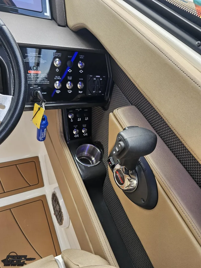 Slide: The Image of Sea Ray 250 SLX 2016 - 61