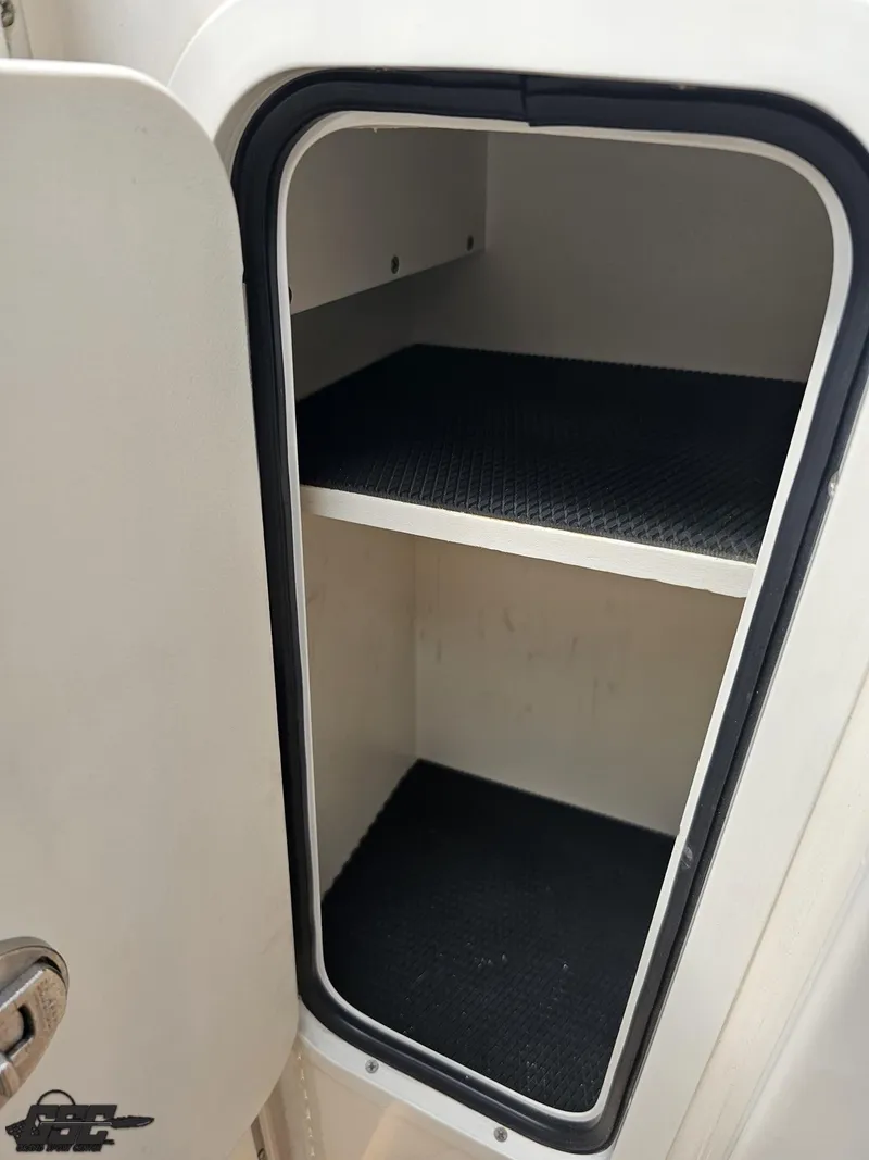 Slide: The Image of Sea Ray 250 SLX 2016 - 71