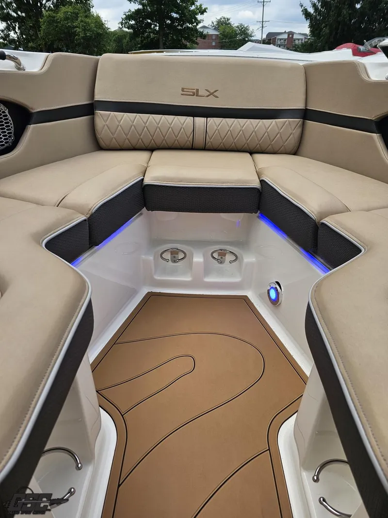 Slide: The Image of Sea Ray 250 SLX 2016 - 73