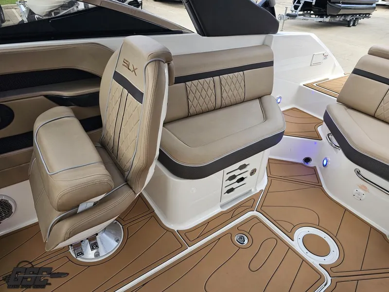Slide: The Image of Sea Ray 250 SLX 2016 - 85
