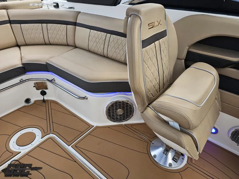 Slide: The Image of Sea Ray 250 SLX 2016 - 86