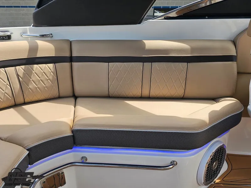 Slide: The Image of Sea Ray 250 SLX 2016 - 88