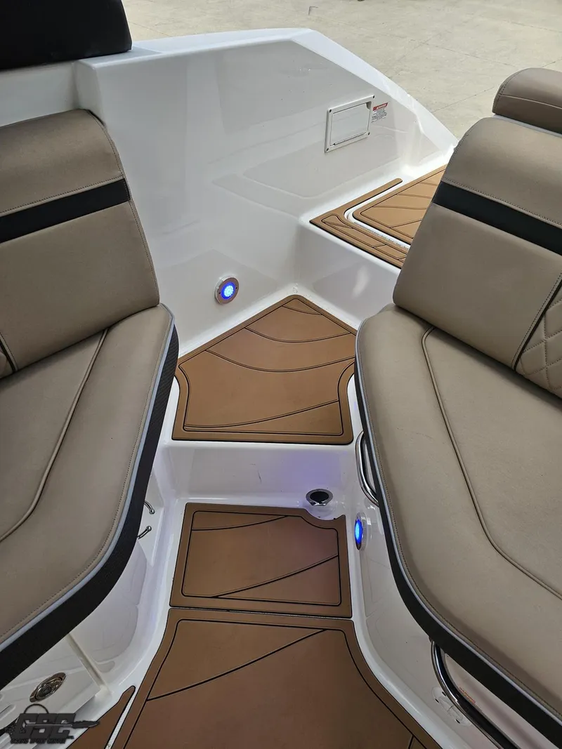 Slide: The Image of Sea Ray 250 SLX 2016 - 95