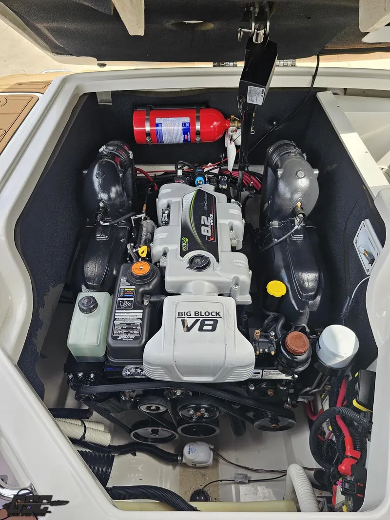 Slide: The Image of Sea Ray 250 SLX 2016 - 99