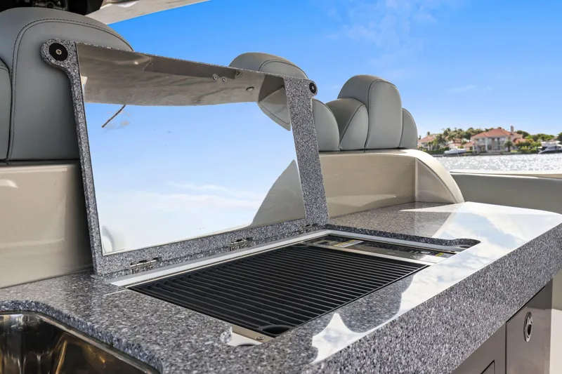 Slide: The Image of Mystic Powerboats M5200 2024 - 59